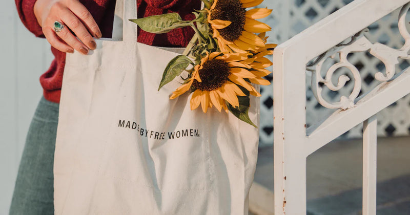How to Style Your Canvas Market Tote for a Fall Transition