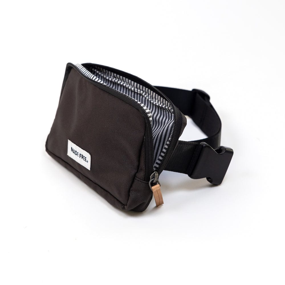 Made from 100% sustainable recycled poly, life-time guarantee,